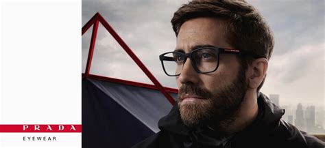 Prada Linea Rossa lancia la nuova campagna Eyewear con Jake 